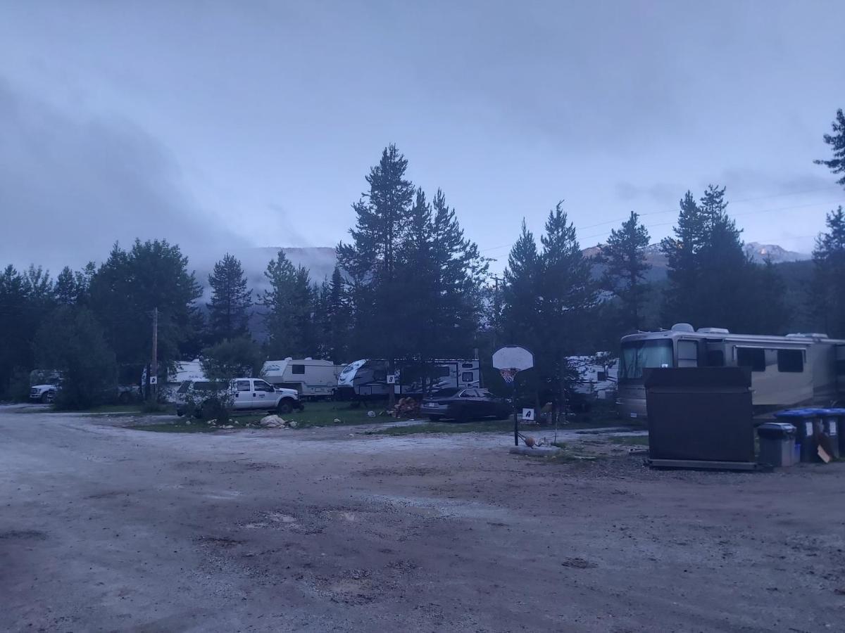 Blue River Cabins & Campgrounds Bagian luar foto
