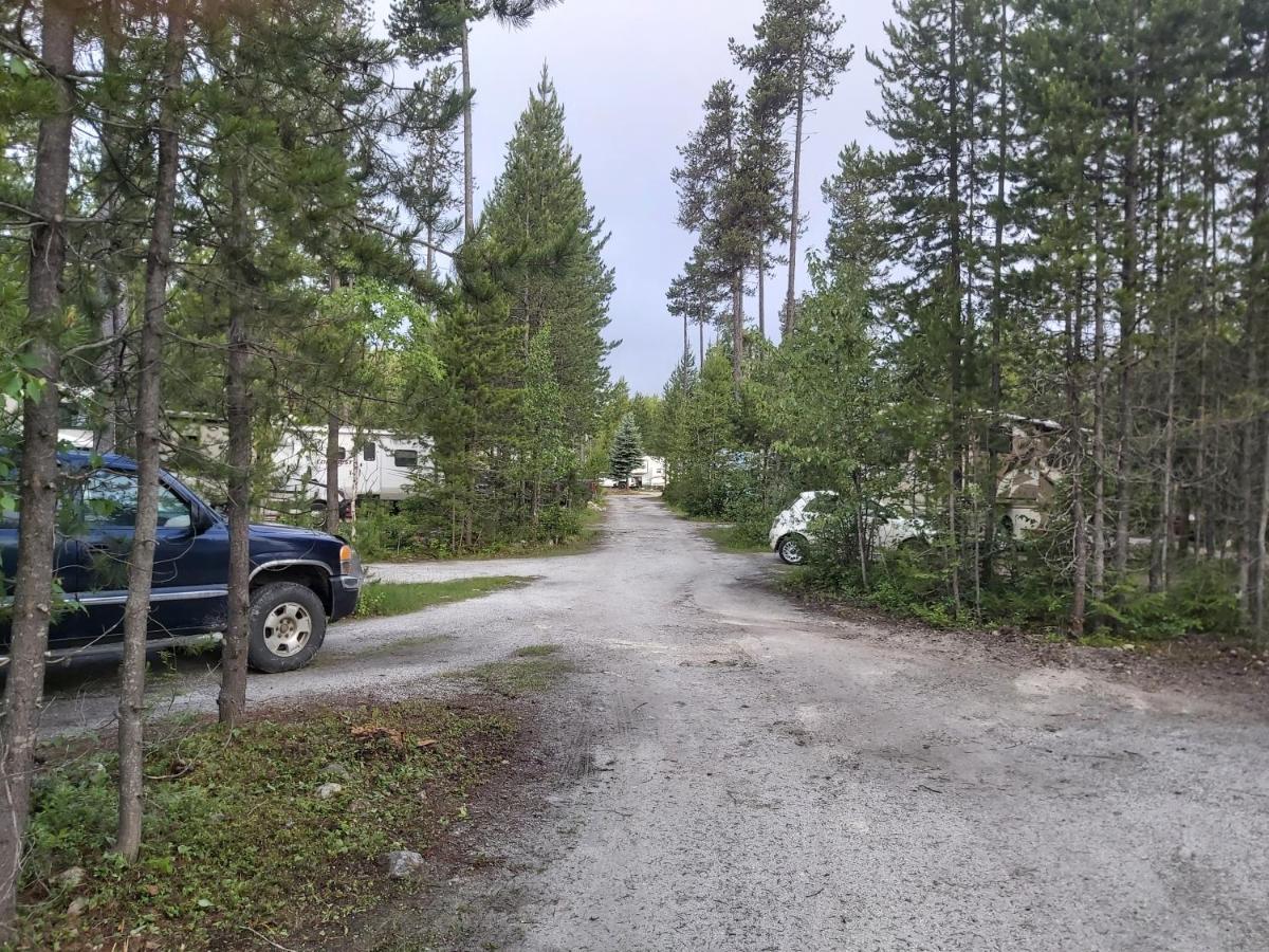 Blue River Cabins & Campgrounds Bagian luar foto