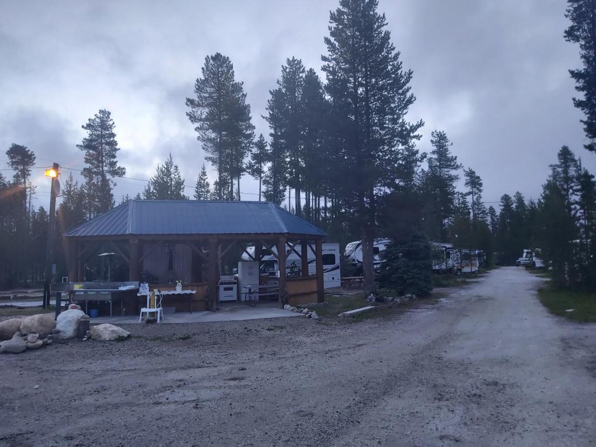 Blue River Cabins & Campgrounds Bagian luar foto